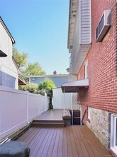 2 Dunes Ln in Port Washington, NY - Building Photo - Building Photo