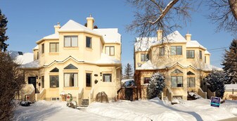 12622 105th Ave NW in Edmonton, AB - Building Photo