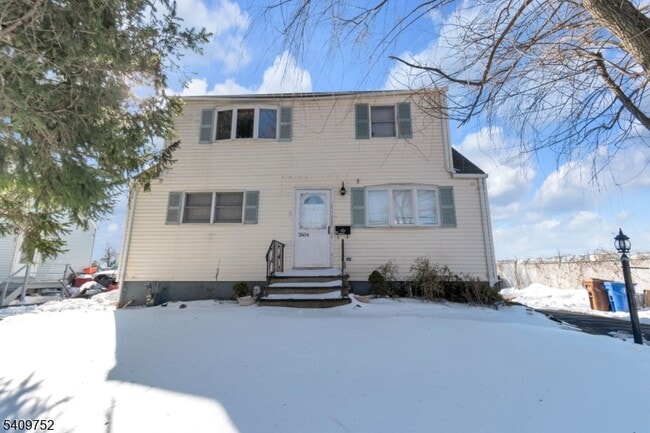 property at 2604 Parkway Ave