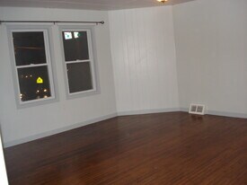 11 N Wade Ave, Unit 11 N Wade Ave in Washington, PA - Building Photo