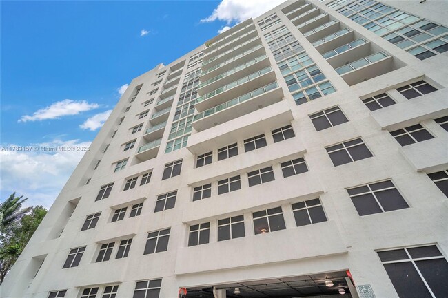 500 NE 29th St, Unit 905 in Miami, FL - Building Photo - Building Photo
