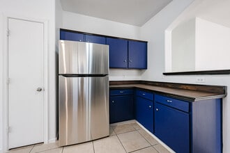 619 N 70th Ave in Phoenix, AZ - Building Photo - Building Photo