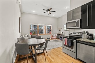 261 S 17th St, Unit 261 2F in Philadelphia, PA - Foto de edificio - Building Photo