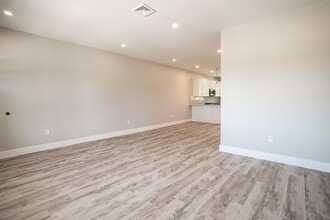 351 Danforth St in Fall River, MA - Building Photo - Building Photo