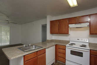 Atlantic Palms Apartments in Pompano Beach, FL - Building Photo - Building Photo