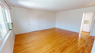 Belmont Apartments in Los Angeles, CA - Building Photo - Interior Photo