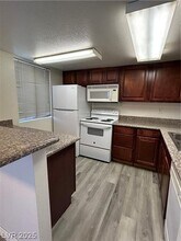 5251 Indian River Dr in Las Vegas, NV - Building Photo - Building Photo