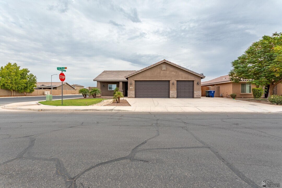 3734 W 36th Pl in Yuma, AZ - Building Photo