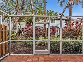 3932 San Simeon Ln in Weston, FL - Foto de edificio - Building Photo