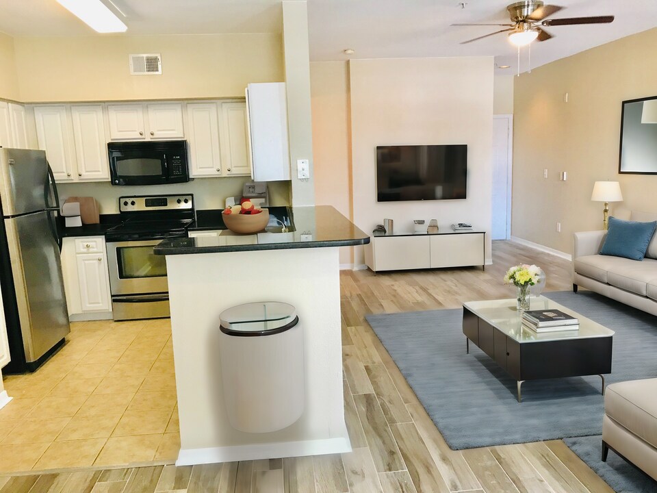 1910 E Palm Ave, Unit 11221 in Tampa, FL - Building Photo