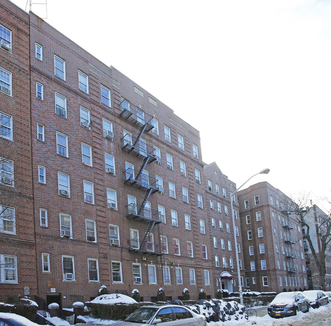 415 E 17th St in Brooklyn, NY - Building Photo - Building Photo