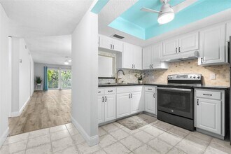 820 Patricia Ave in Dunedin, FL - Building Photo - Building Photo