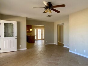 236 S American St in Ridgecrest, CA - Foto de edificio - Building Photo