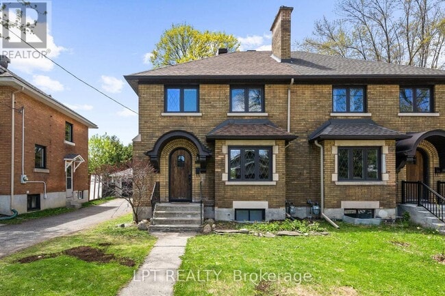 property at 126 Ave Blackburn