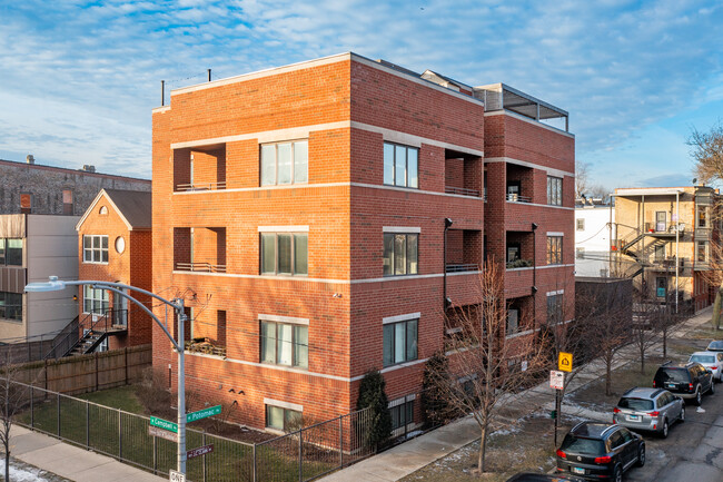 2505 W Potomac Ave in Chicago, IL - Building Photo - Building Photo