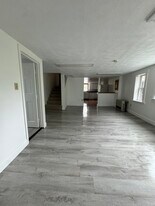 149 Dow Hwy, Unit 149A in South Berwick, ME - Building Photo