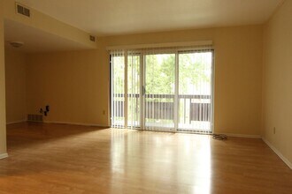 563 S Trenton Ave in Pittsburgh, PA - Building Photo - Building Photo