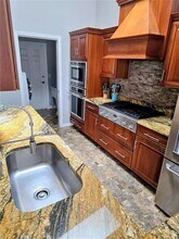 1028 Tradewinds Dr in Tarpon Springs, FL - Building Photo - Building Photo