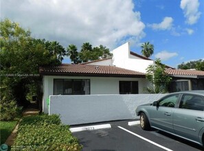 8273 NW 36th St in Sunrise, FL - Building Photo - Building Photo