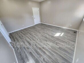 1108 W Ewing St in Clinton, IN - Building Photo - Building Photo