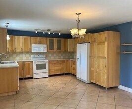 22648 Mobile St in West Hills, CA - Building Photo - Building Photo