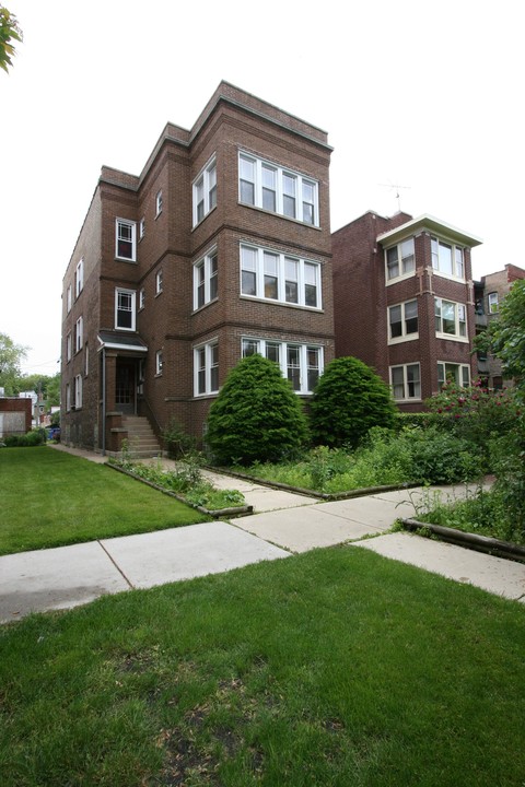 1349 W Rosedale Ave in Chicago, IL - Building Photo