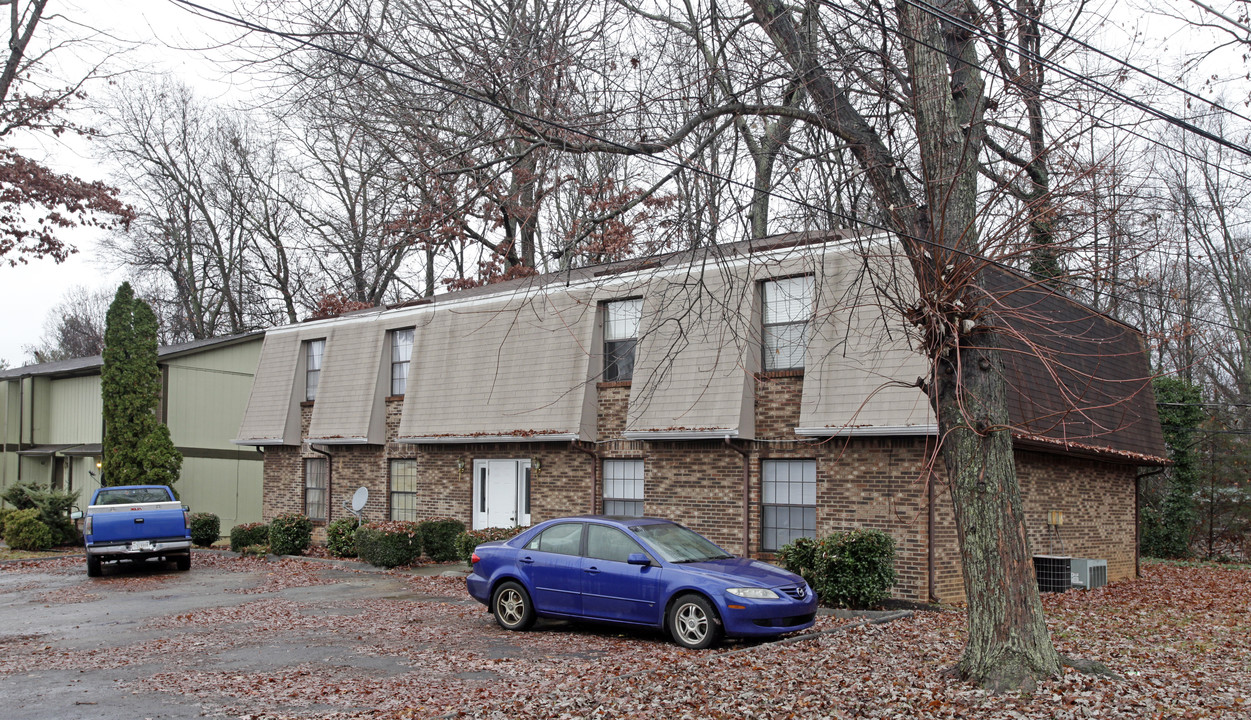 10401-10404 Victoria Dr in Knoxville, TN - Building Photo