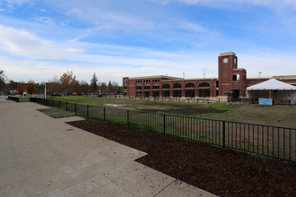 Folsom Station-Granite House in Folsom, CA - Building Photo - Building Photo