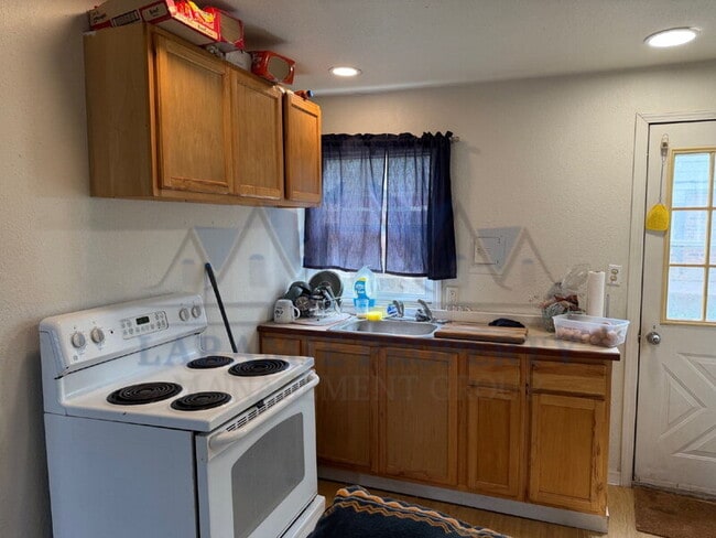 569 N 13th St in Laramie, WY - Building Photo - Building Photo