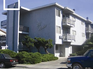 281 Haas Ave in San Leandro, CA - Foto de edificio - Building Photo