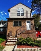 1029 Chandler Ave in Roselle, NJ - Building Photo