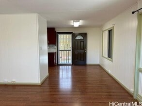 1356 Palolo Ave in Honolulu, HI - Building Photo - Building Photo