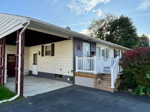 61 Prangs Ln in New Castle, DE - Building Photo - Building Photo