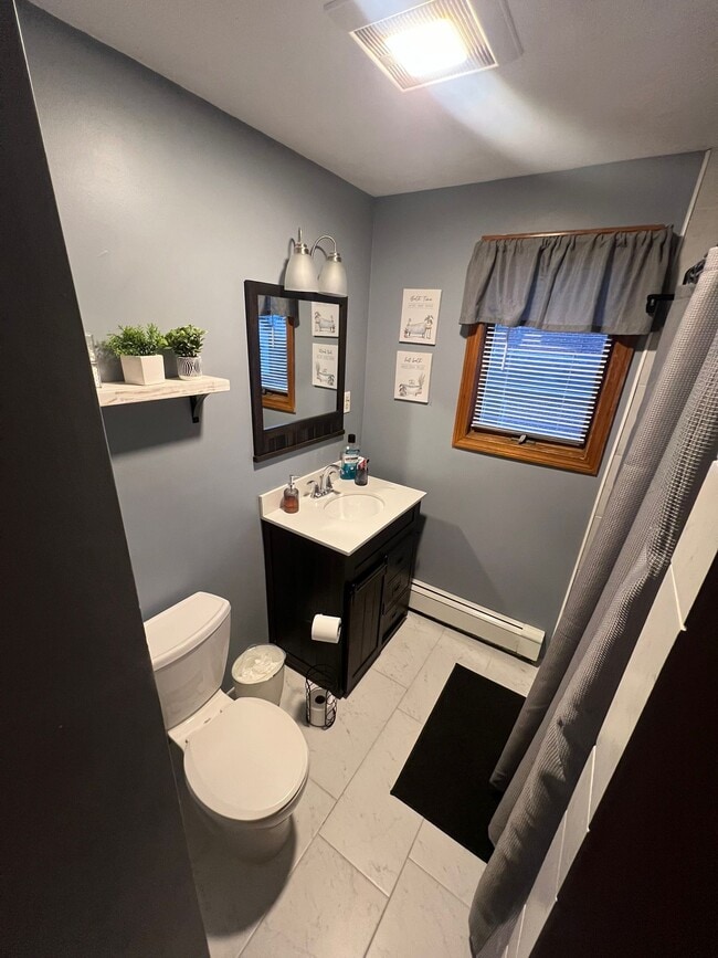 31 Anthony St, Unit Second Floor Apartment in East Providence, RI - Building Photo - Building Photo