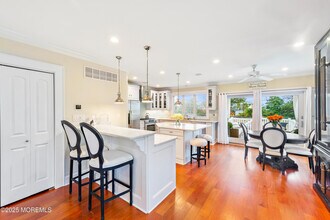 6 Via Ripa Wy in Sea Bright, NJ - Foto de edificio - Building Photo