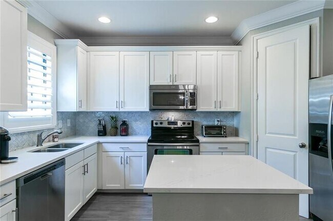 10850 NW 73rd Ct in Parkland, FL - Building Photo - Building Photo
