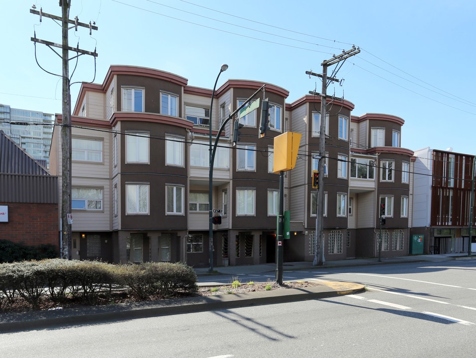 Noble House in Vancouver, BC - Building Photo