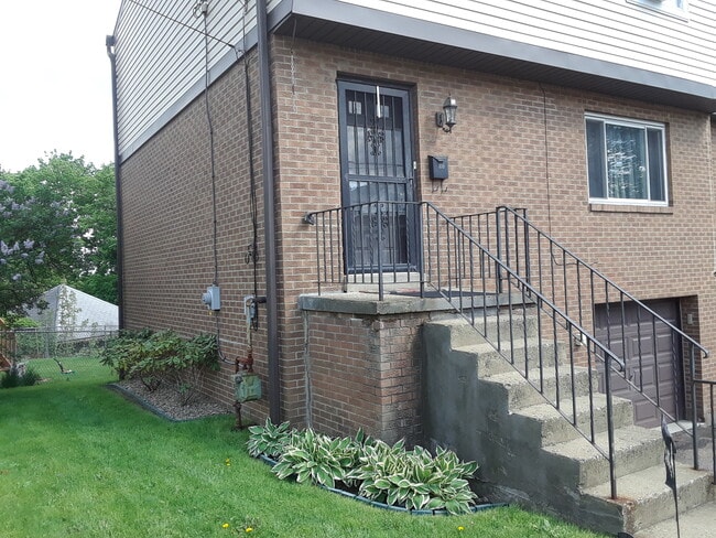 335 Ridgewood Ave