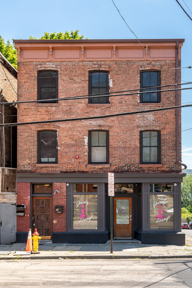 2 Liberty St in Newburgh, NY - Building Photo - Building Photo