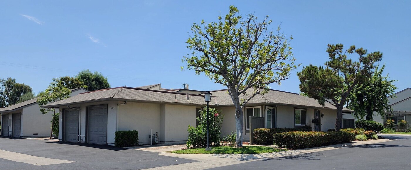 14171 Paseo Corto in Tustin, CA - Building Photo