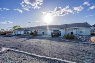 7593 Cox St NE in Moses Lake, WA - Building Photo - Building Photo