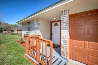 4809 39th St E in Dickinson, TX - Building Photo - Building Photo