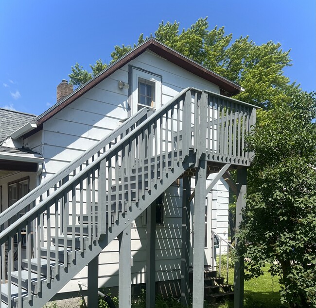 829 Milwaukee St, Unit Upper