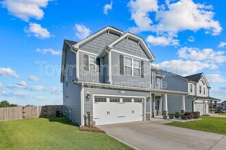 1408 Friar Rock Cir in Hope Mills, NC - Building Photo - Building Photo