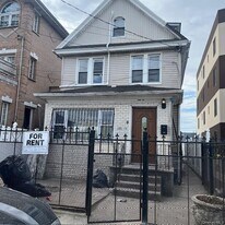 188-14 Woodhull Ave in Queens, NY - Building Photo