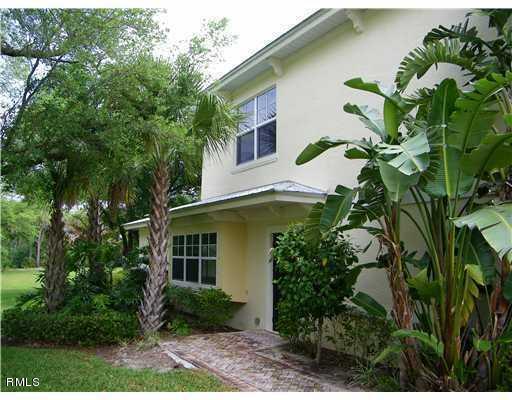 3926 Sabal Way in Fort Pierce, FL - Foto de edificio