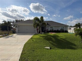 4236 NE 20th Pl in Cape Coral, FL - Building Photo