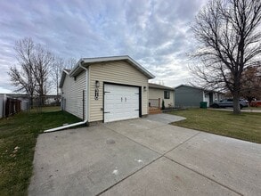 210 3rd St E in Horace, ND - Building Photo - Building Photo