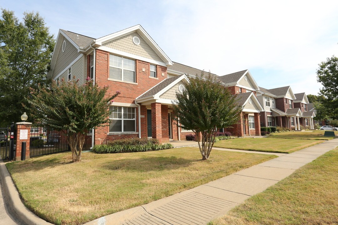 Madison Heights Apartments in Little Rock, AR - Building Photo