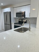 1537 Barcelona Way in Weston, FL - Building Photo - Building Photo